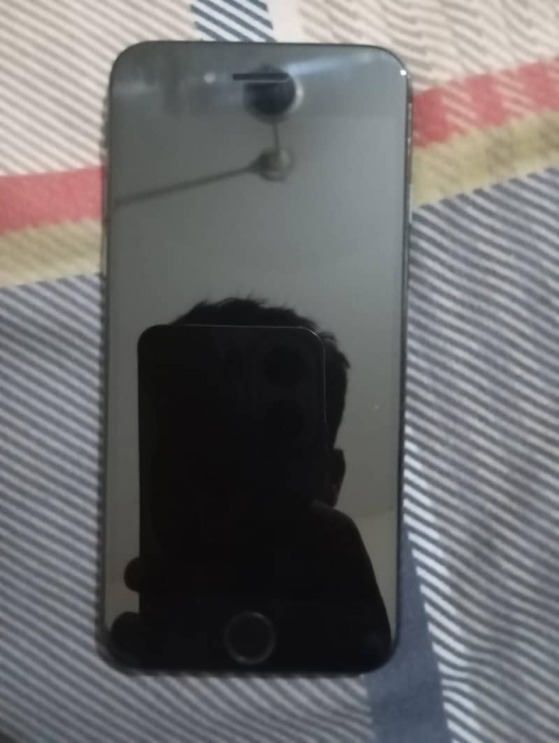 Apple iPhone 8 1