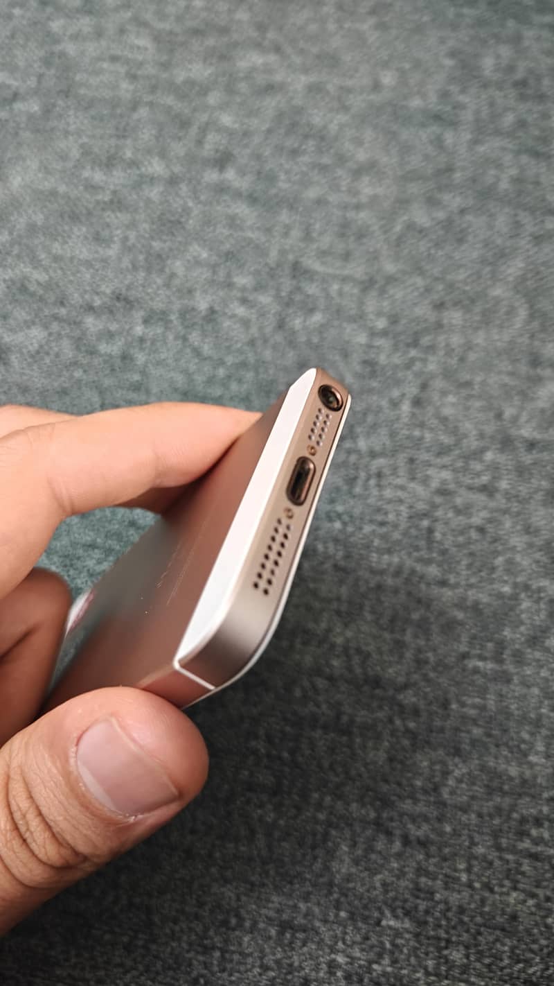 Apple iPhone SE 3