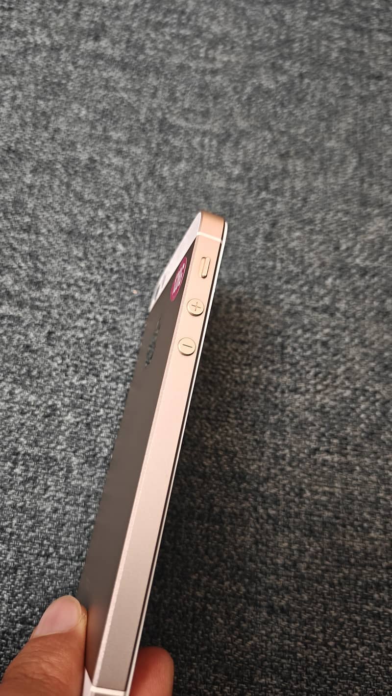 Apple iPhone SE 4