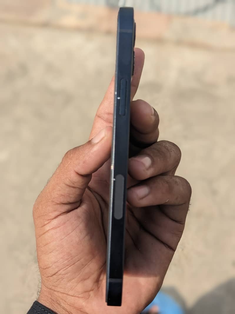 Apple iPhone 12 1