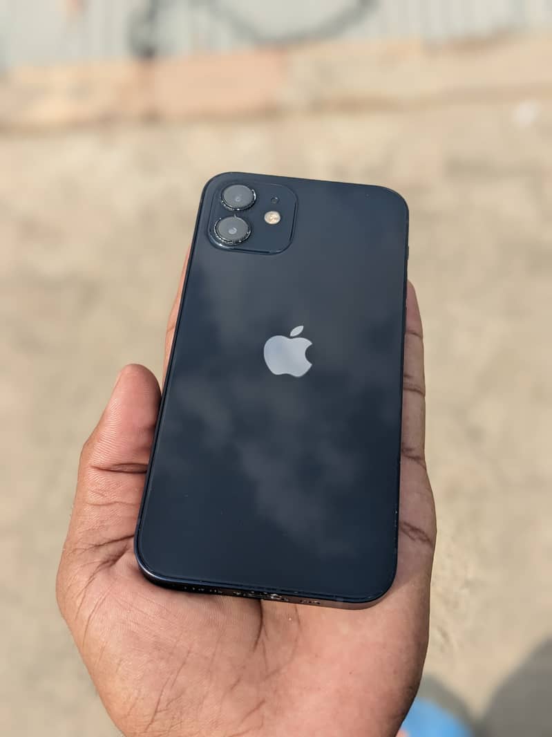Apple iPhone 12 3