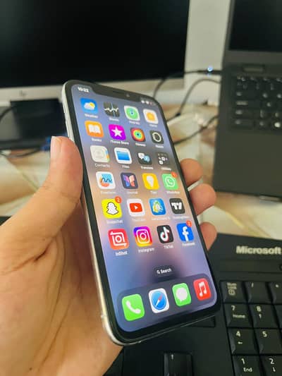 iPhone XS - Non PTA - 64 Gb - Colour White - True Tone Active