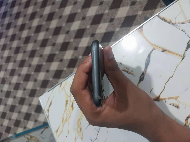 Apple iPhone 11 2