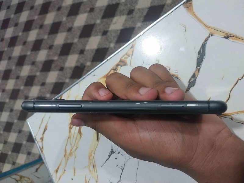Apple iPhone 11 5