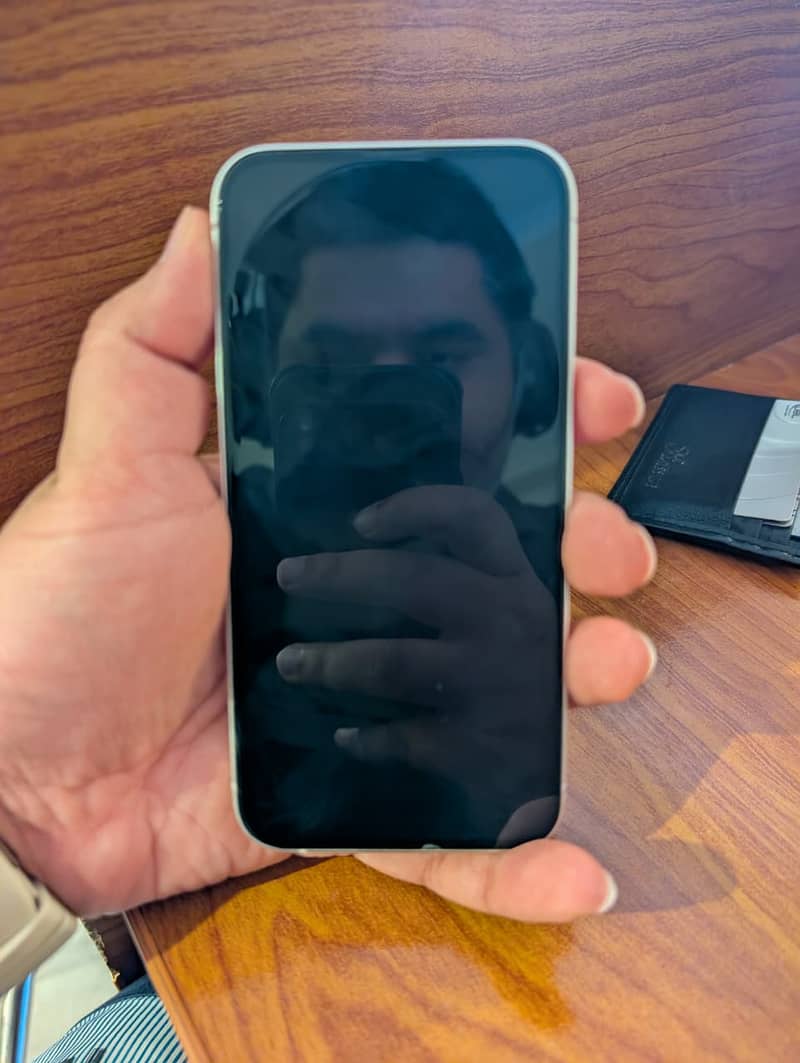 Apple iPhone 13 6