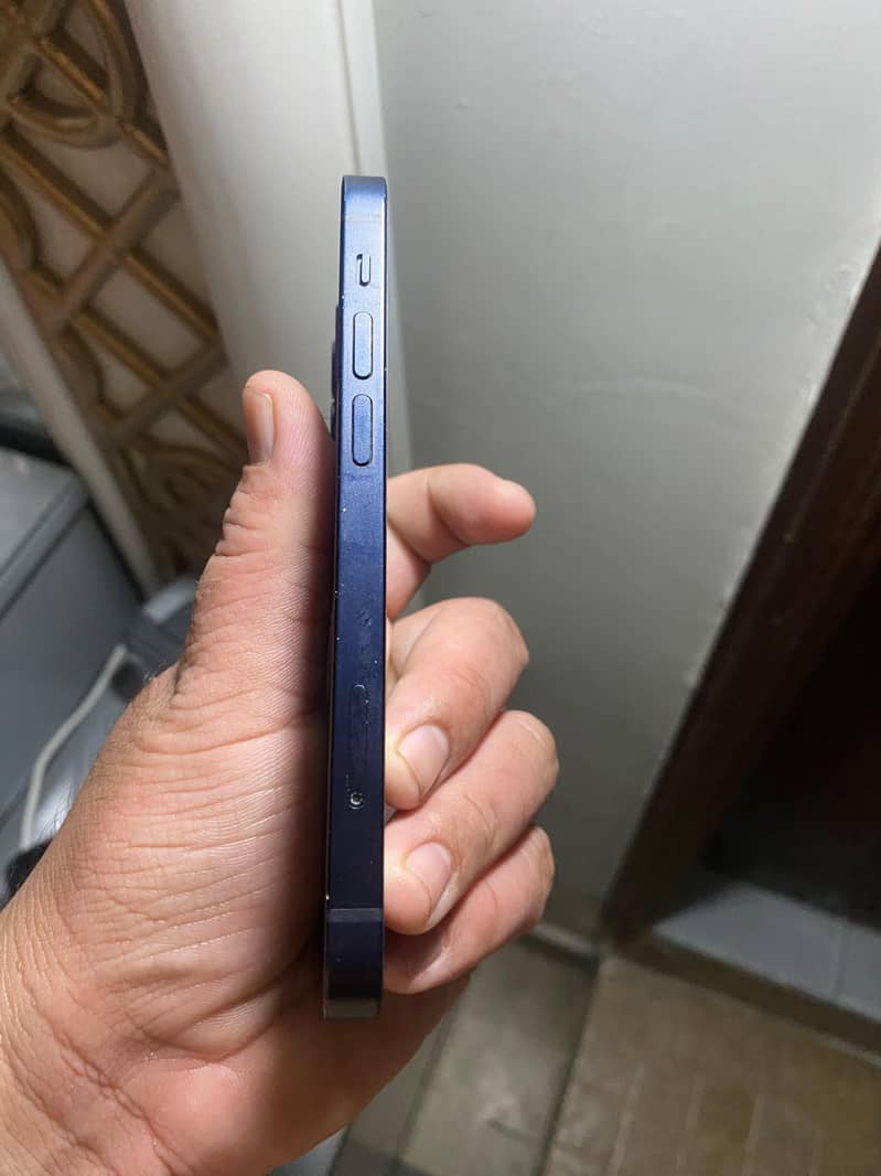 Apple iPhone 12 mini 3