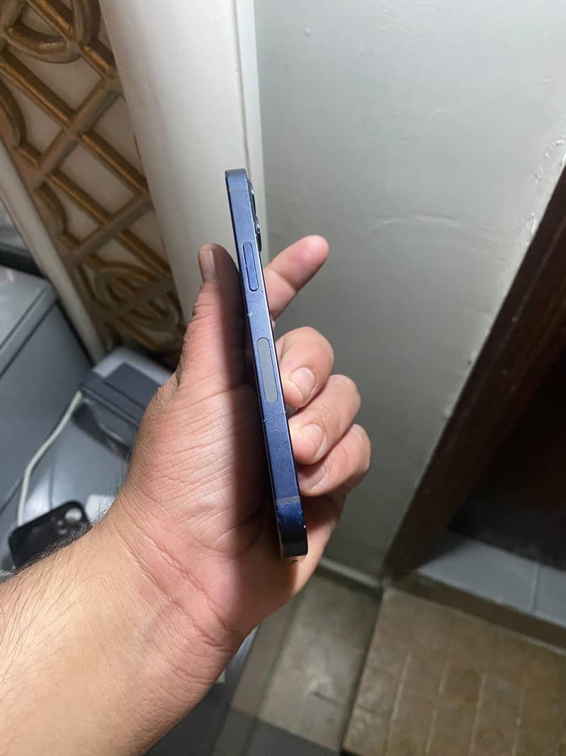 Apple iPhone 12 mini 6