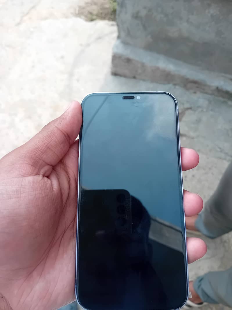 Apple iPhone 12 3