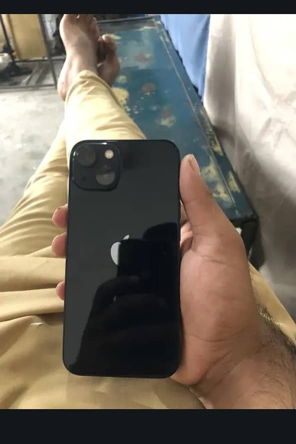 Apple iPhone 13 1