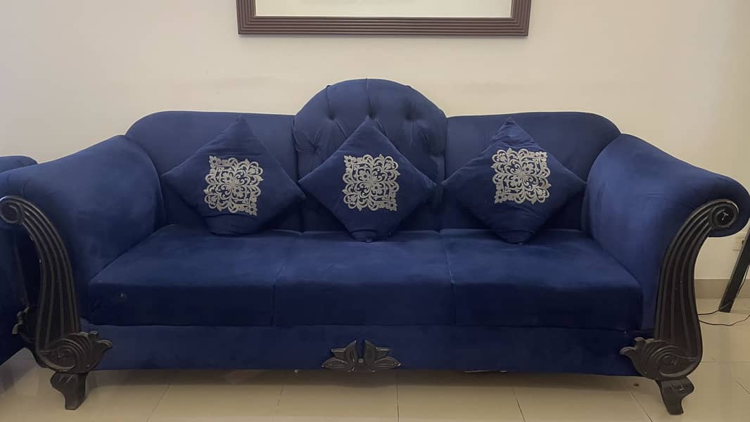 Selling elegant blue sofas 1
