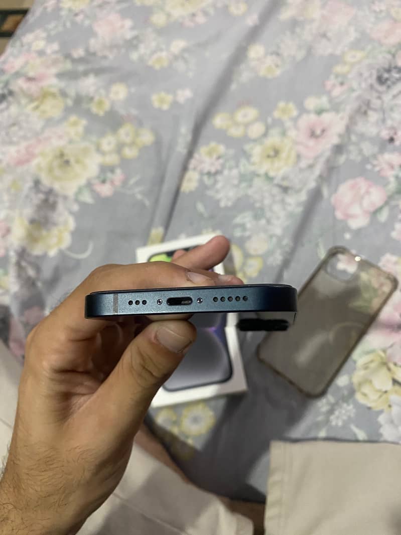 Apple iPhone 14 4