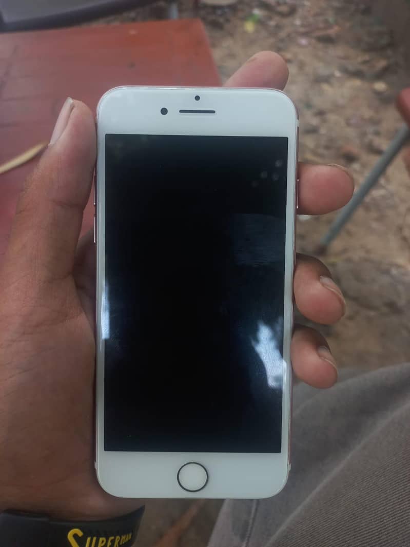 Apple iPhone 7 1