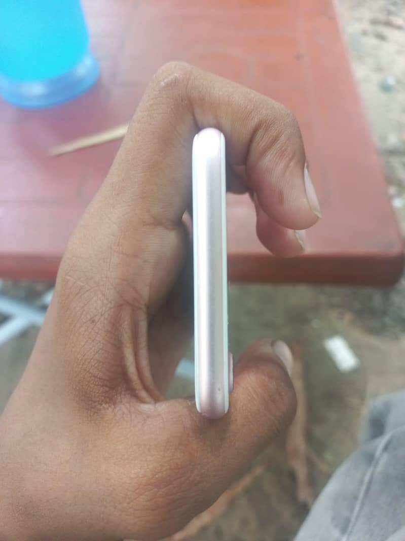 Apple iPhone 7 5