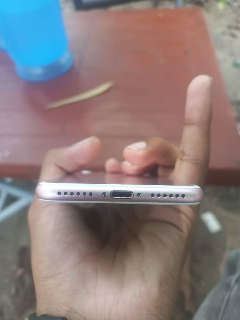 Apple iPhone 7 6