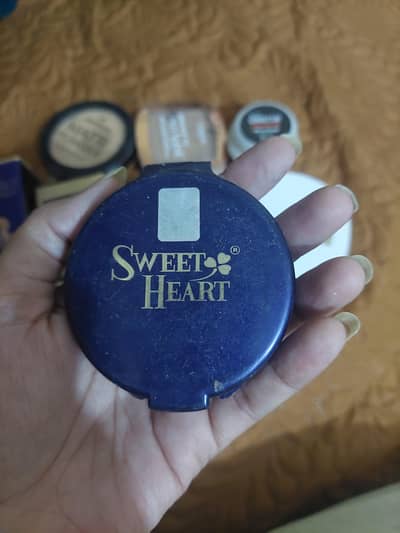 makeup deal. slighty used