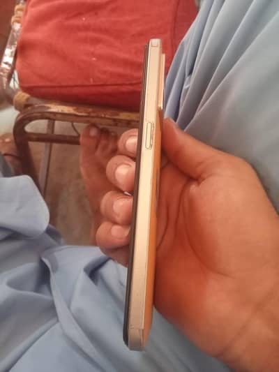 OPPO F21 Pro