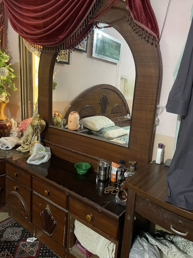Double size bed sofa dressing table almari 2