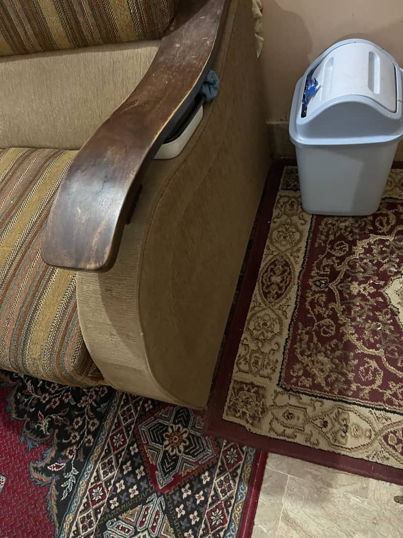 Double size bed sofa dressing table almari 8