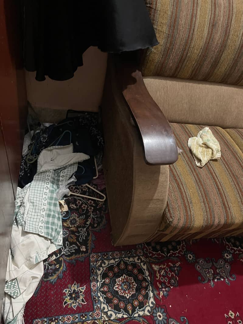 Double size bed sofa dressing table almari 11
