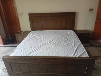 king size bed wooden