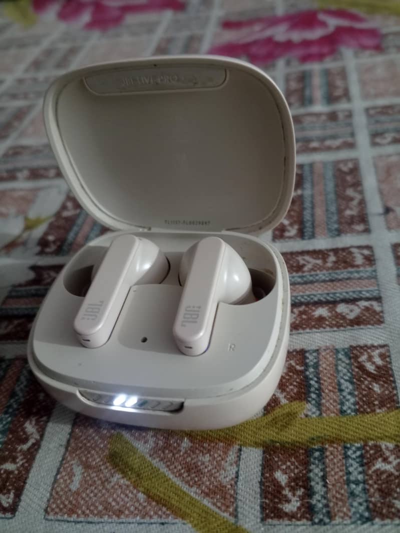 jbl live pro+ 1
