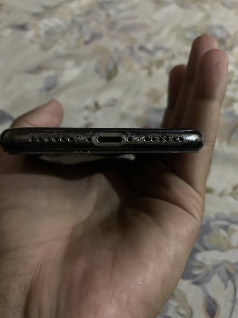 Apple iPhone X 3