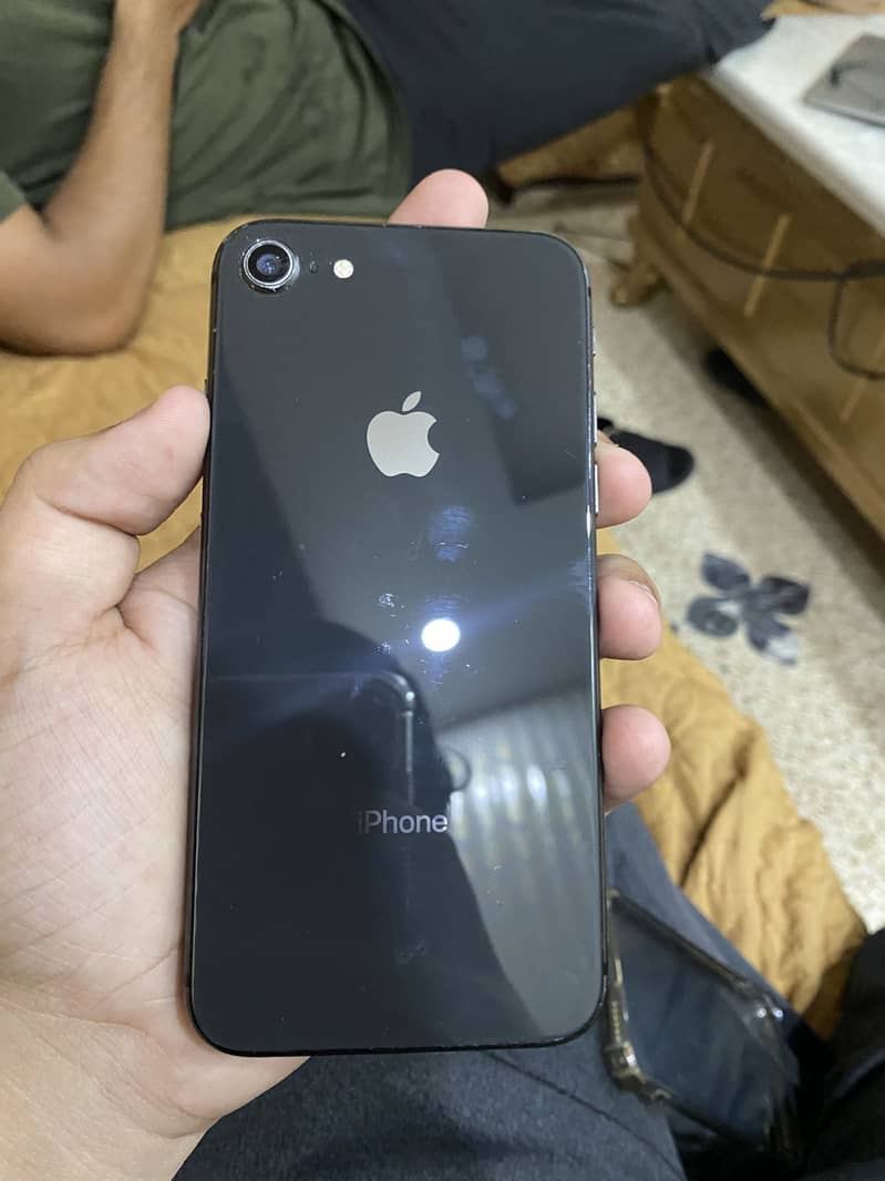 Apple iPhone 8 1