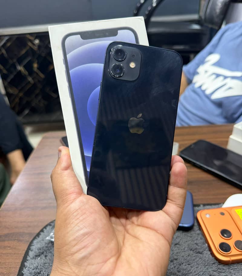 Apple iPhone 12 0