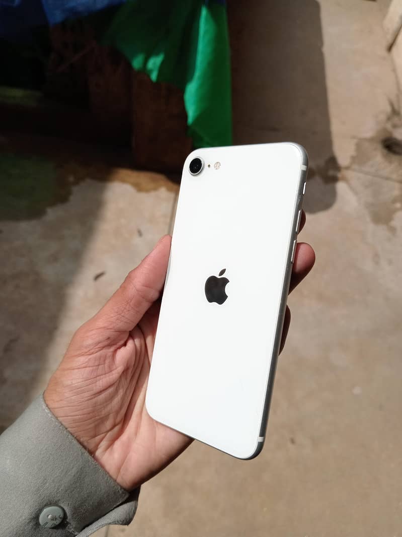 Apple iPhone 13 1