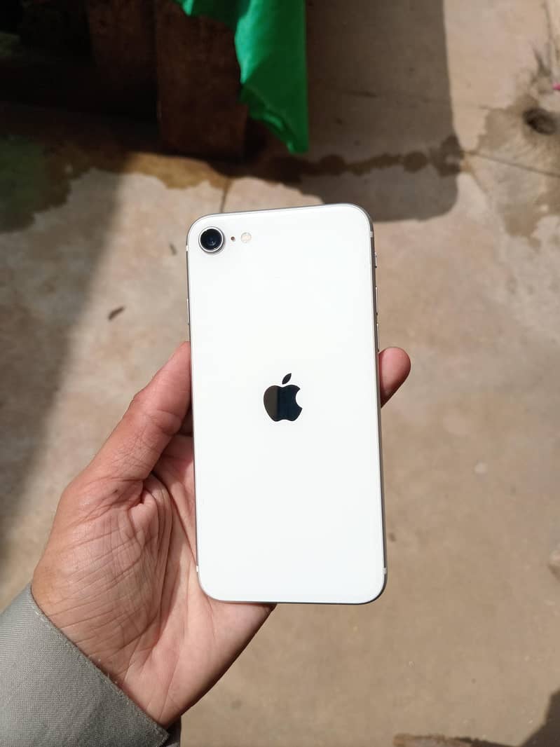 Apple iPhone 13 2