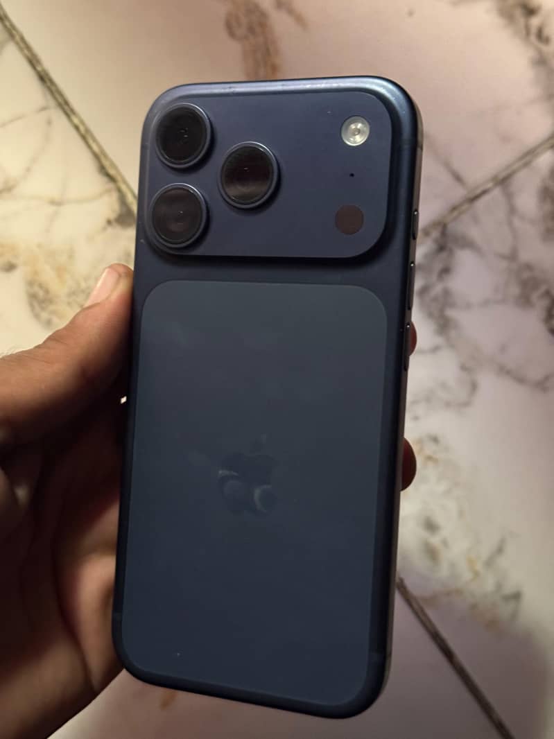 Apple iPhone 17 Pro 8