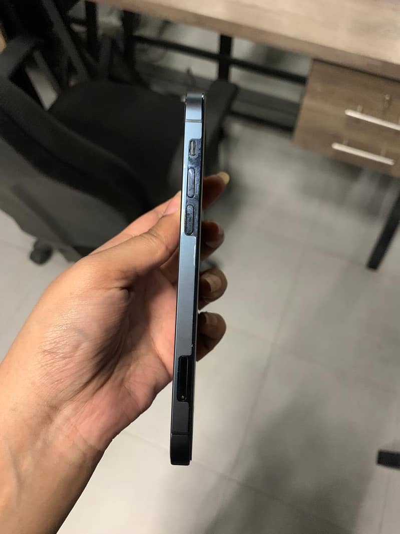 Apple iPhone 12 Pro 3