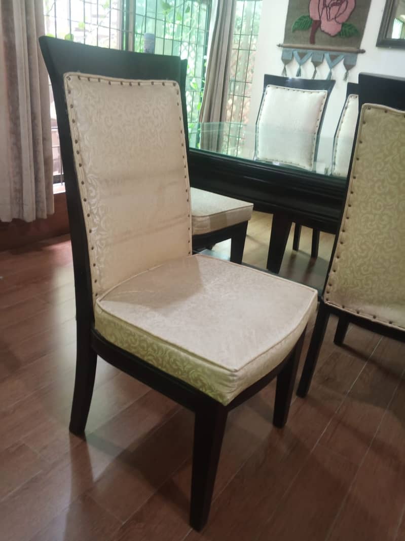 Dining Set: Dining Table and Chairs 4