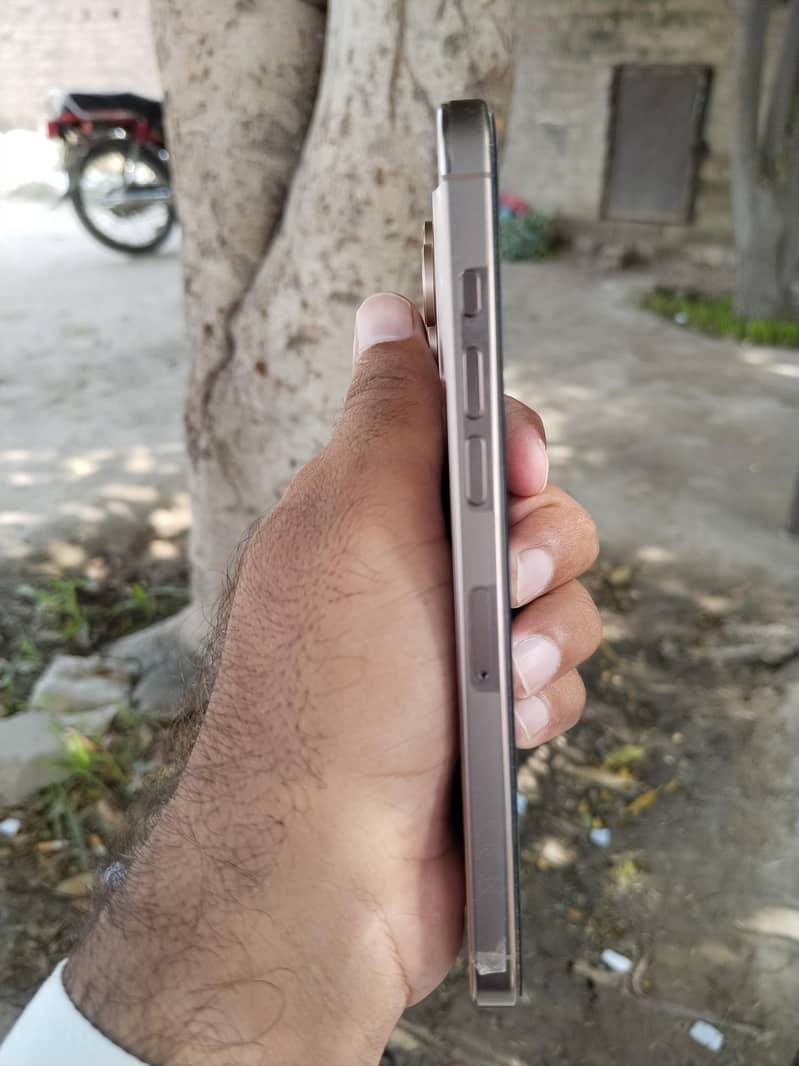 iphone 16pro max 1