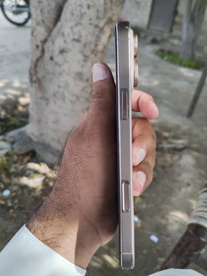 iphone 16pro max 2