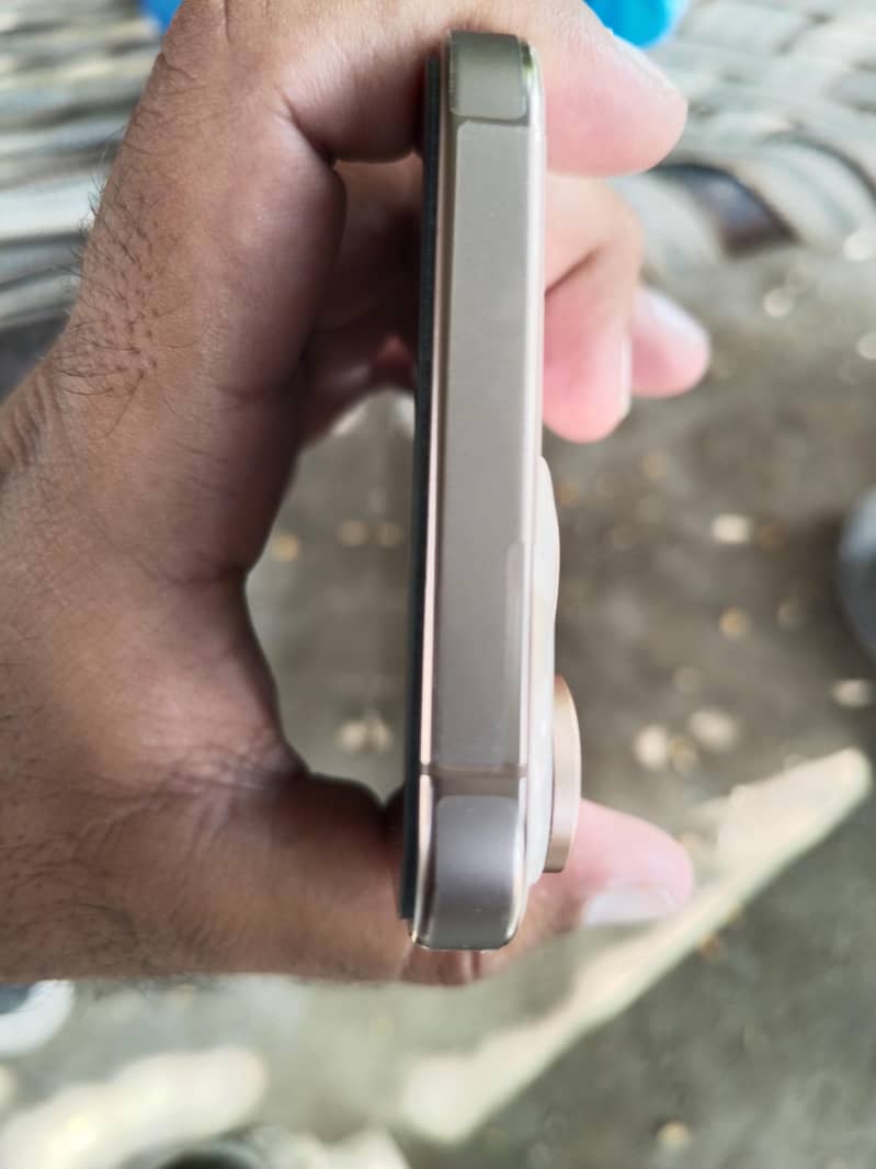 iphone 16pro max 3