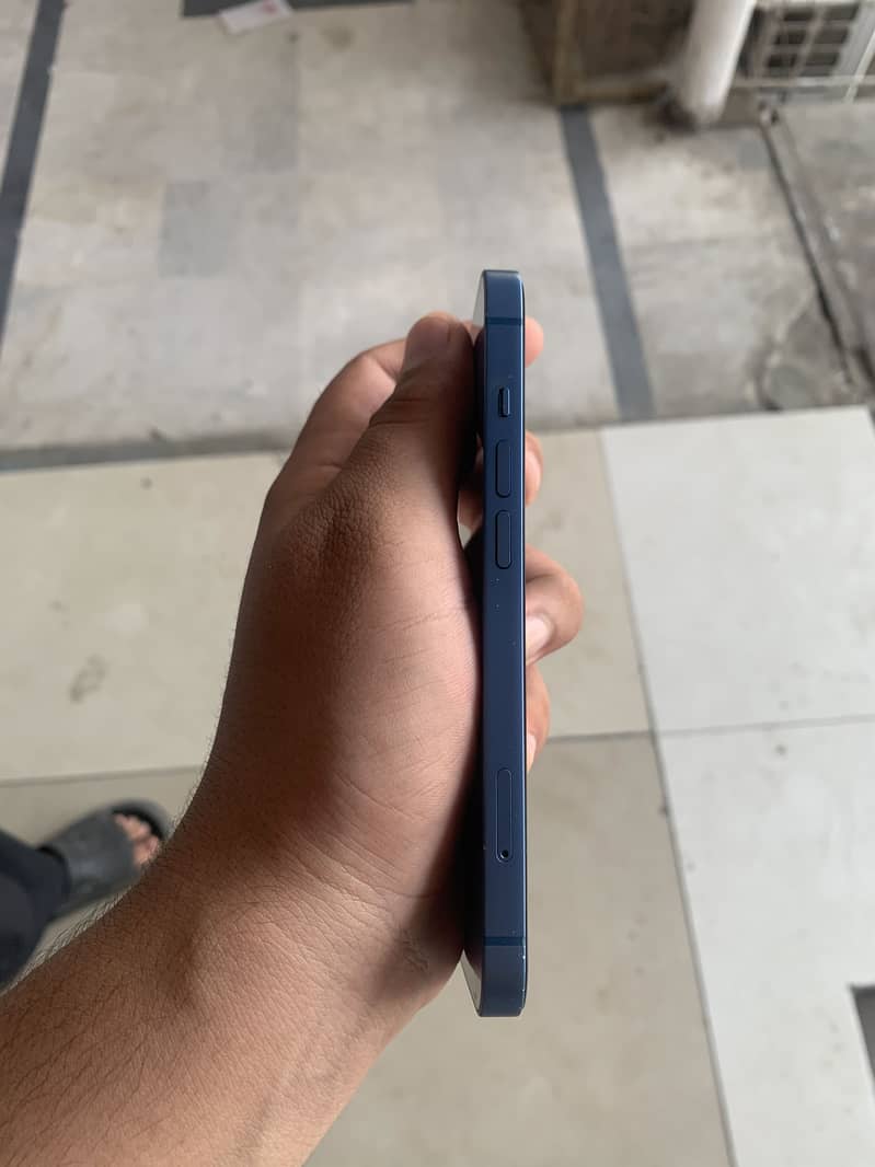 Apple iPhone 13 3