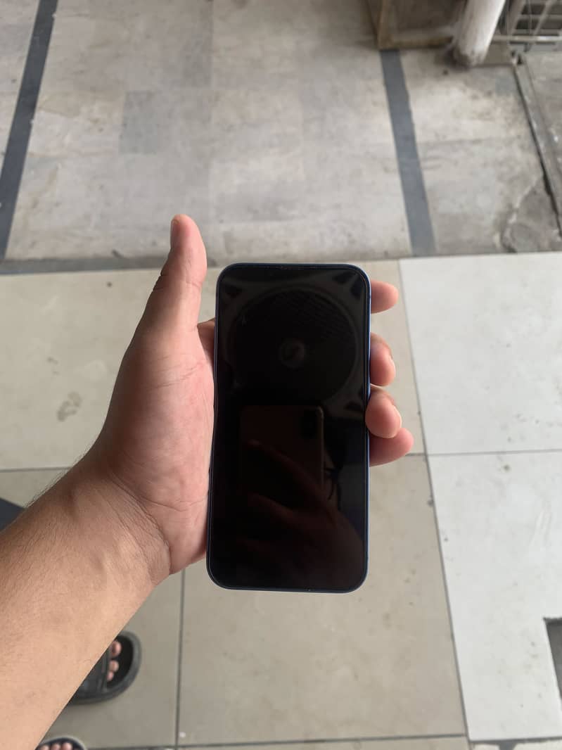 Apple iPhone 13 4