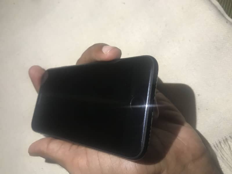 Apple iPhone 7 4