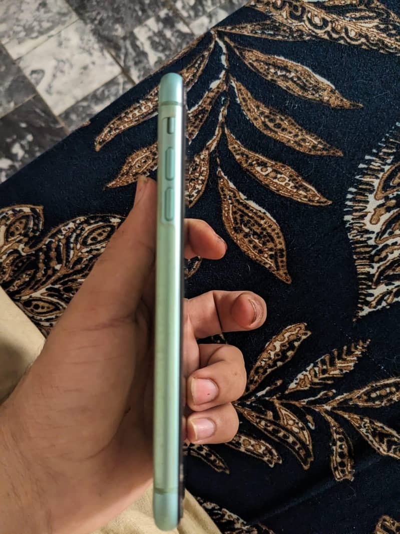 Apple iPhone 11 2
