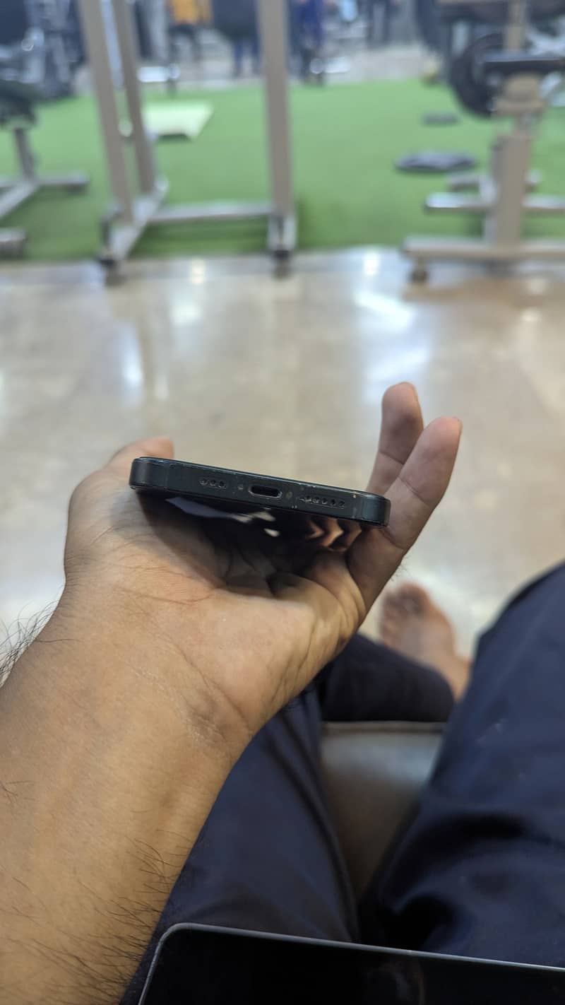 Apple iPhone 13 3