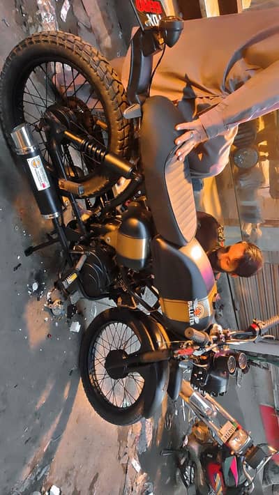 100 CC Cafe Racer Bike in Good Condition