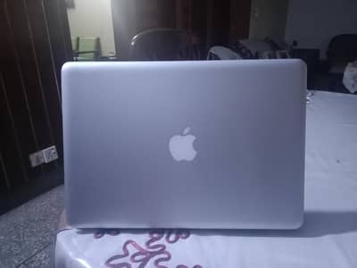 MacBook pro model 2012 core i7 A+ condition