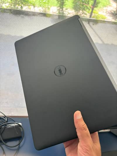 Dell Latitude E5270 – Core i5 6th Gen | 8GB RAM | SSD