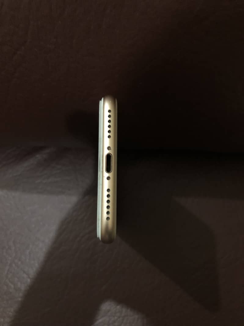 Apple iPhone 8 3