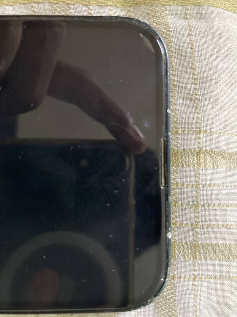 Apple iPhone 14 3