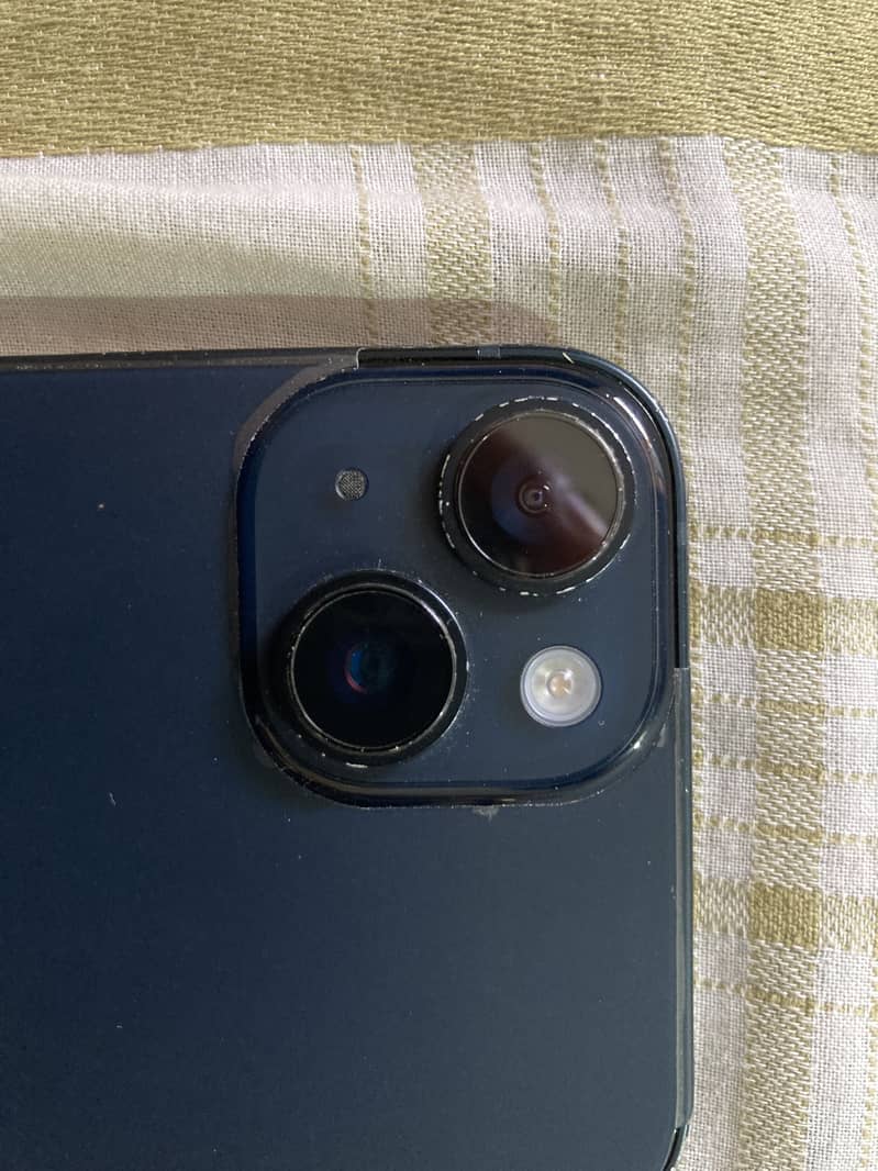 Apple iPhone 14 4