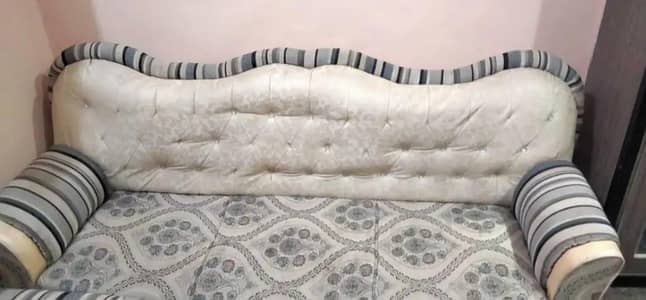 5 Seater Stylish Sofa Set for Sale – Neat & Comfortable