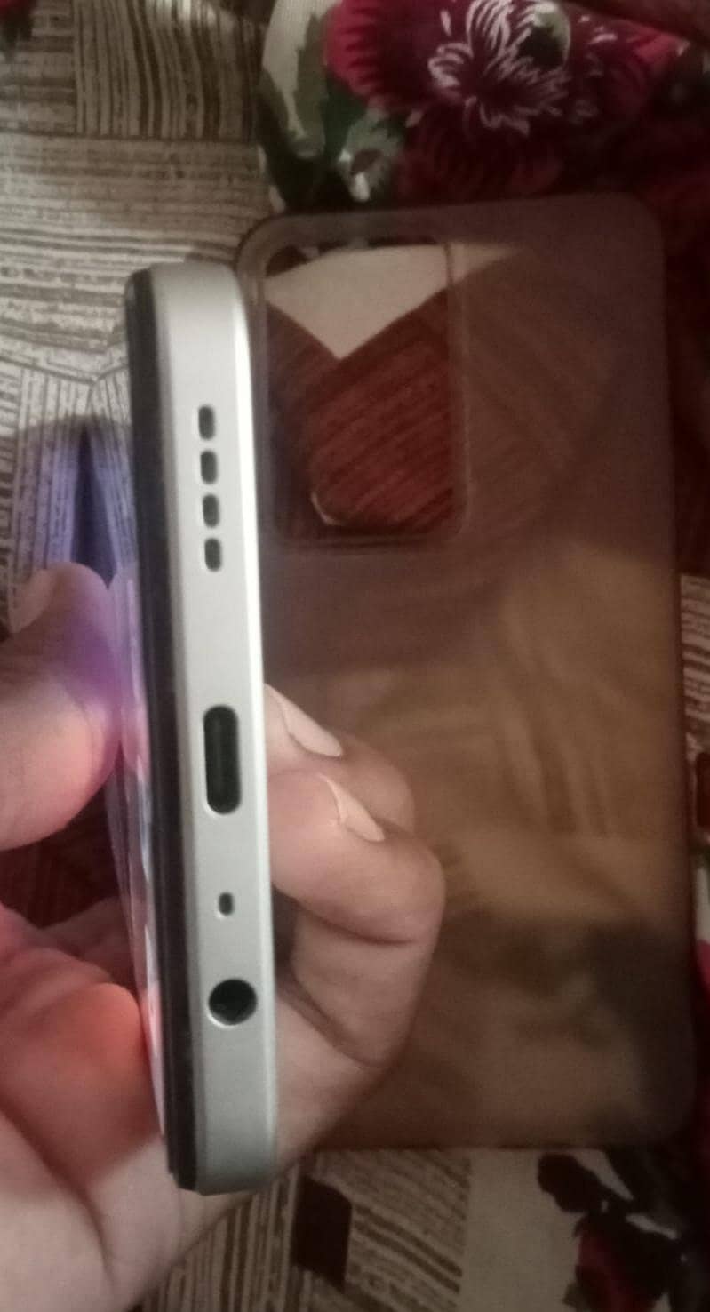 Realme C71 4