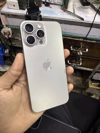 Apple iPhone 15 Pro Max